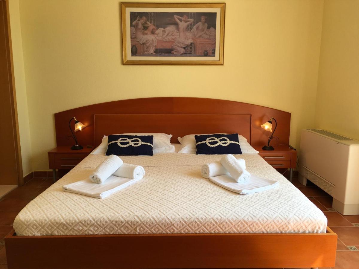 Apartments Villa Jadranka Adults Only Бол Экстерьер фото