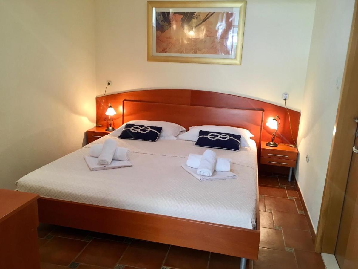 Apartments Villa Jadranka Adults Only Бол Экстерьер фото