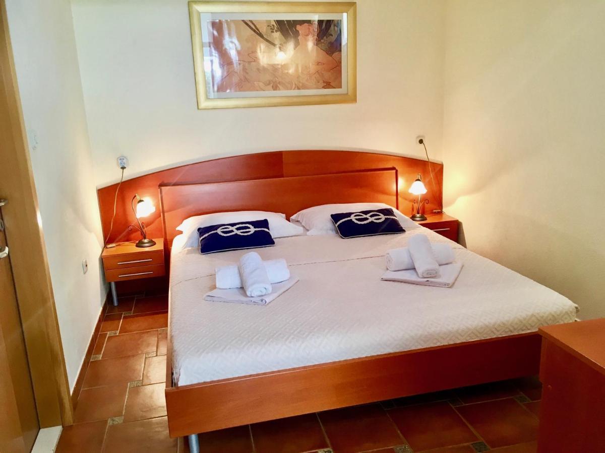 Apartments Villa Jadranka Adults Only Бол Экстерьер фото